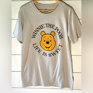 Vintage Winnie the Pooh Adult L Cream T-Shirt with embroidered Pooh & lettering